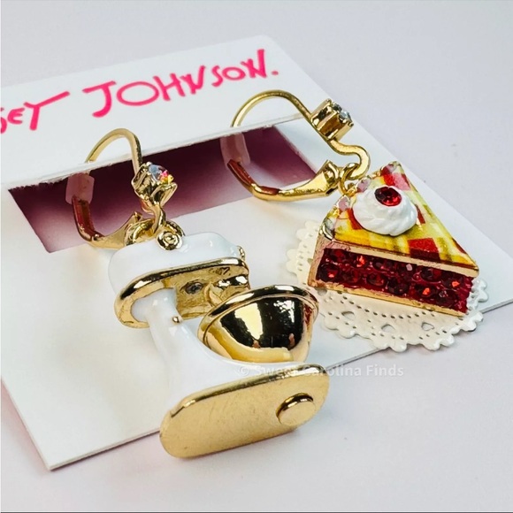 NWT Betsey Johnson Pie and Mixer Earrings - Picture 3 of 5
